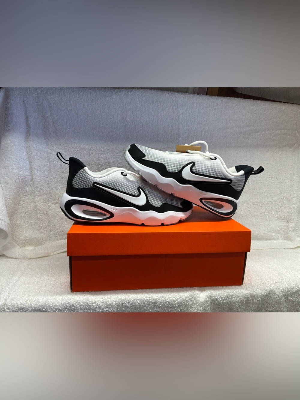 47. Nike Airmax Nova sz.7y or 8.5w